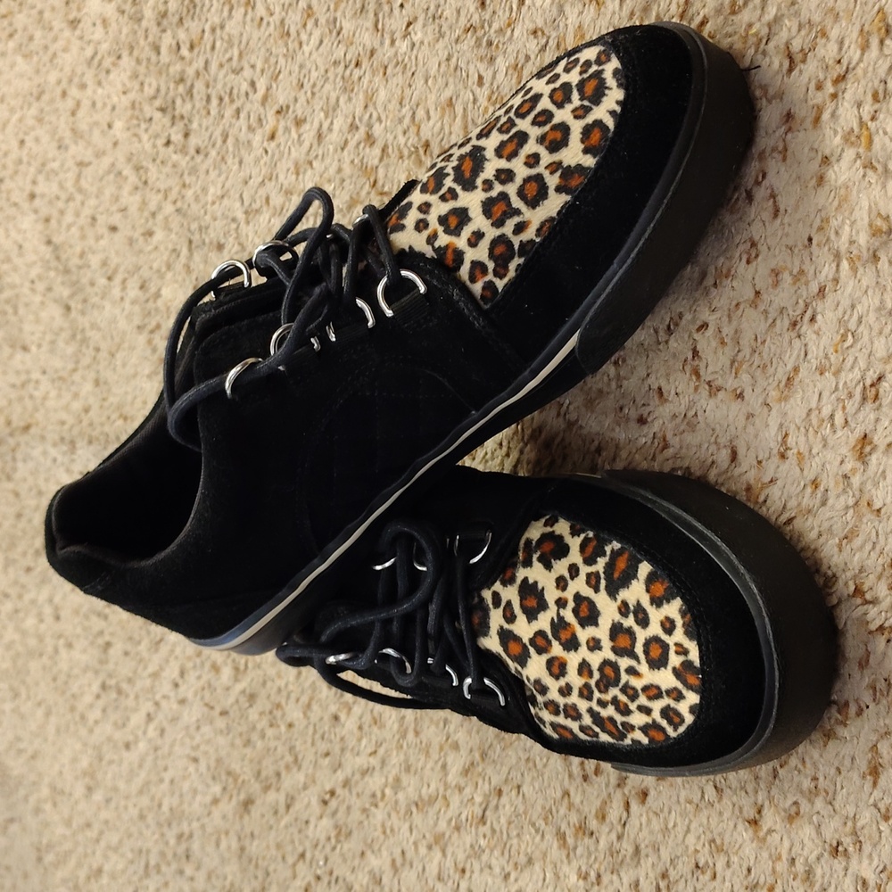 T.U.K. Leopard Print Black D-Ring Sneakers Size 11